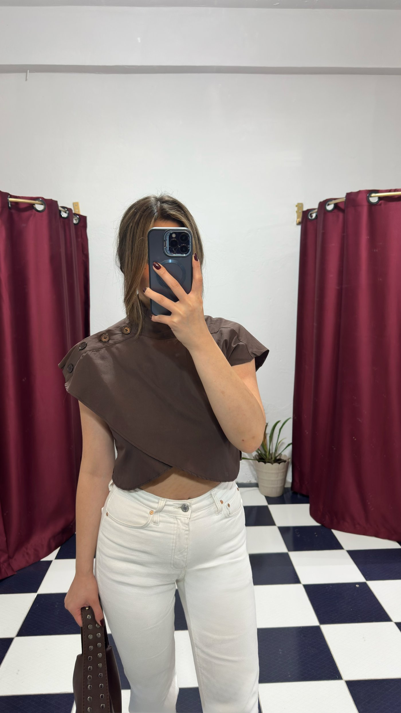 Düğme Detaylı Asimetrik Bluz