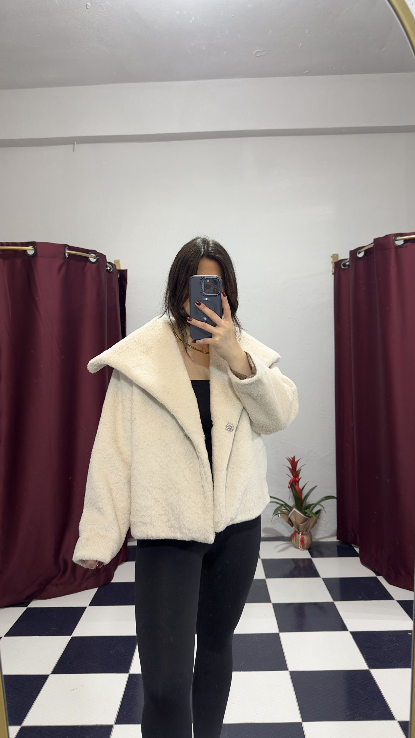 Ekru Peluş Kısa Kaban