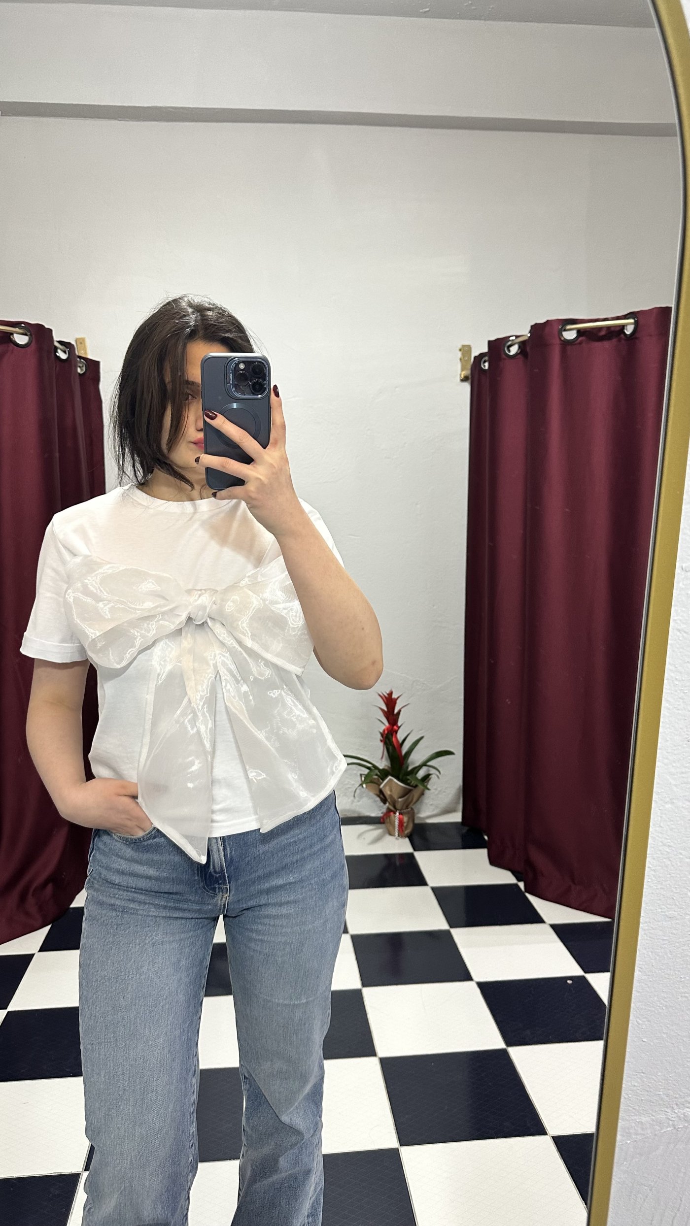 Fiyonk Detaylı Organze Tasarım Beyaz Tişört
