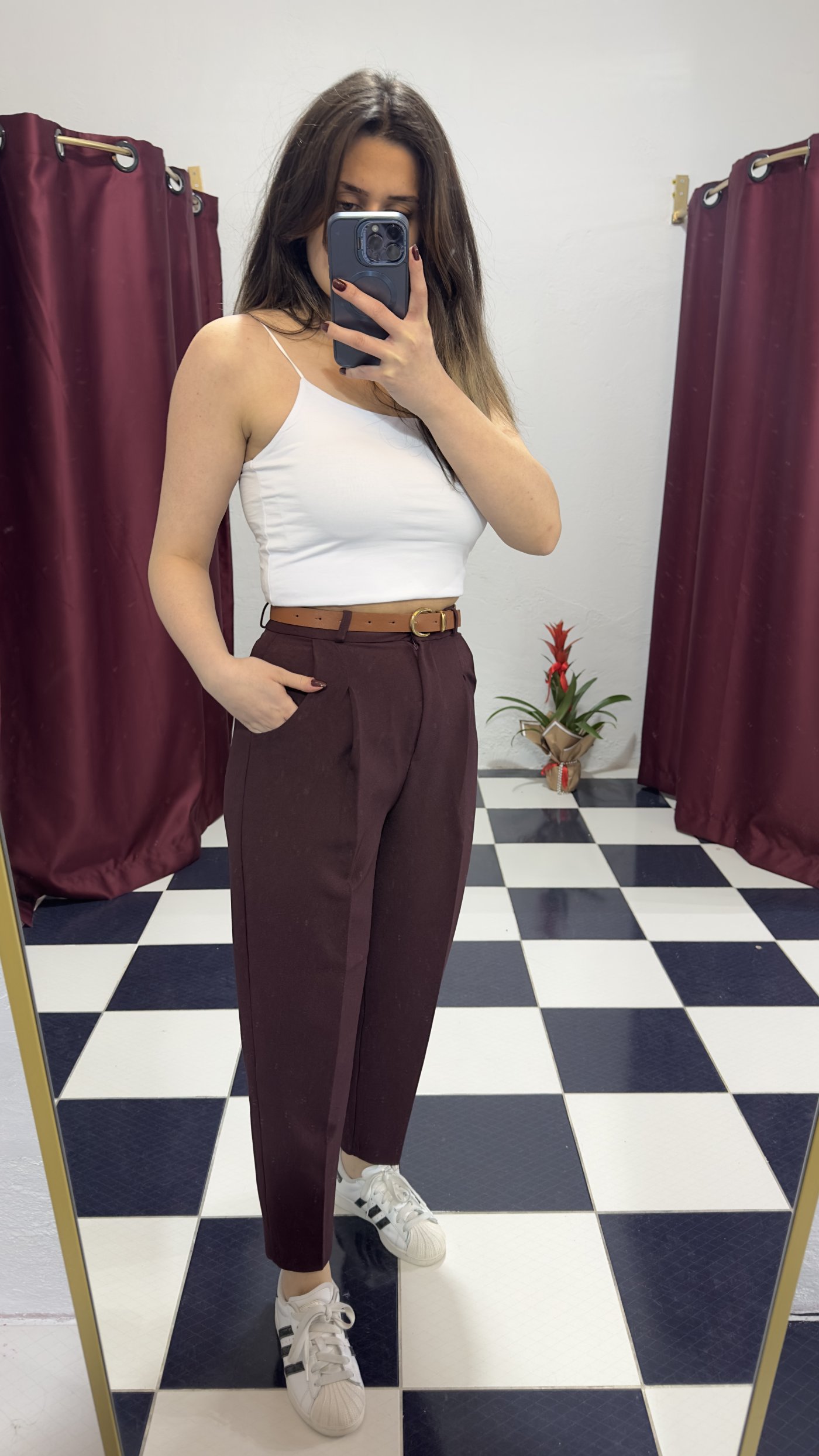 Kemer Detaylı Bordo Kumaş Pantolon