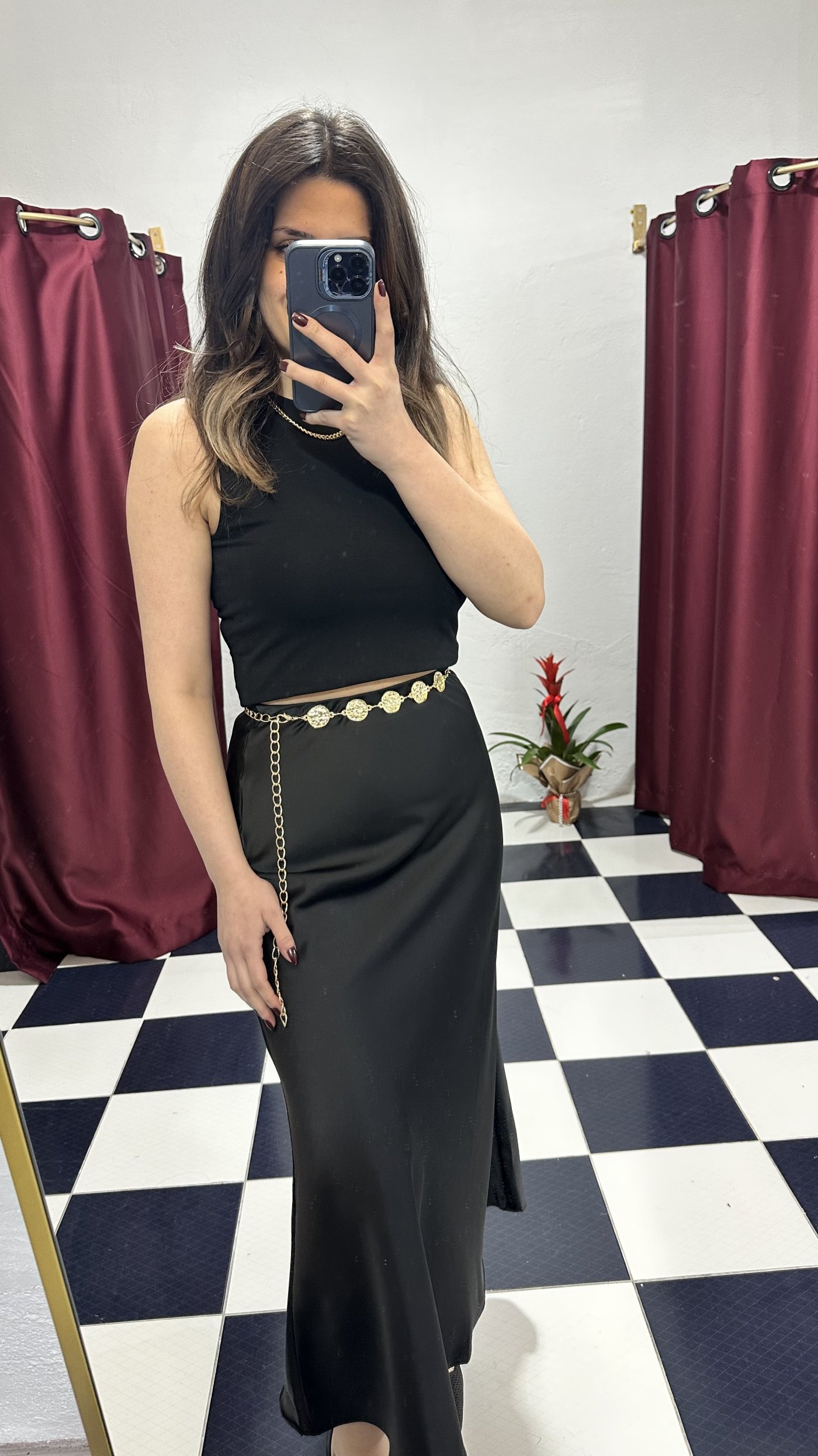 Saten Dokulu Siyah Maxi Etek