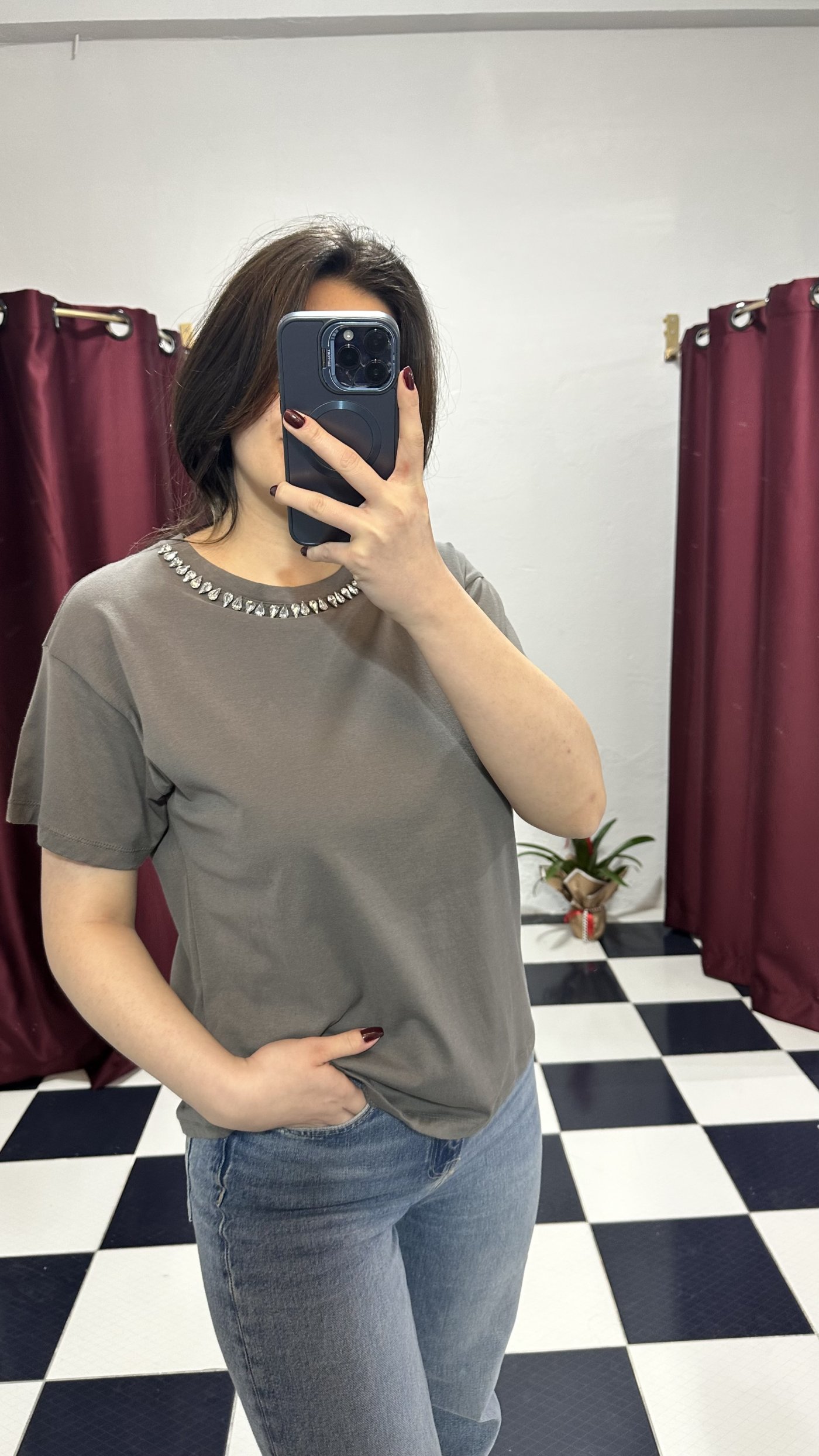 Taş Detaylı Basic Tişört 